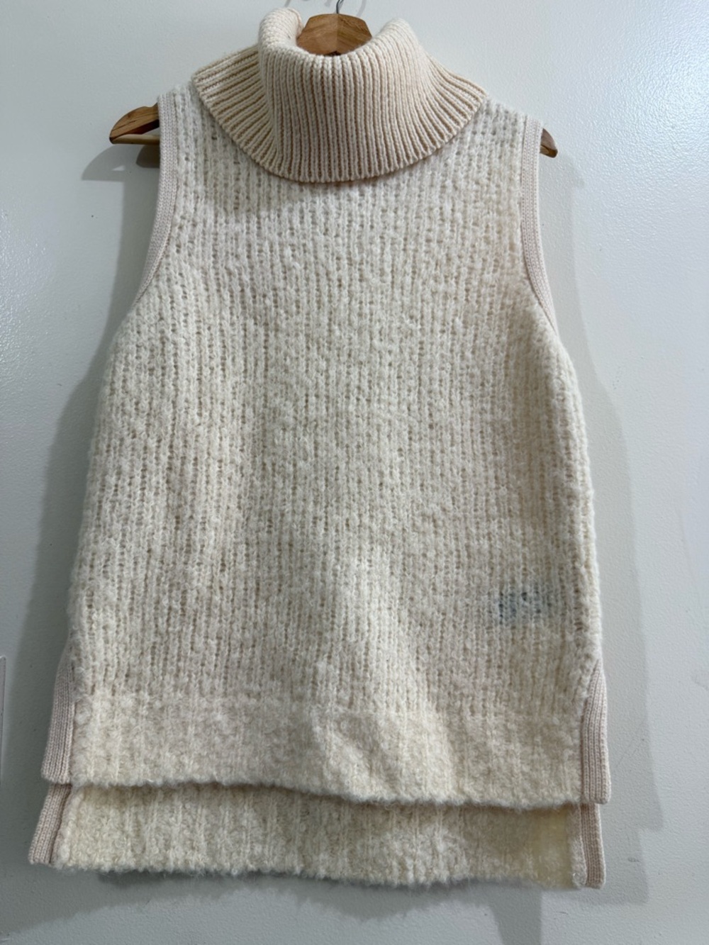 rag & bone Cream Sleeveless Turtleneck Vest